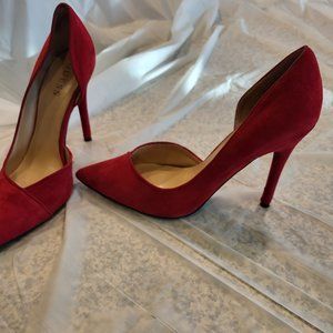 Gently worn Guess red shoes size 10